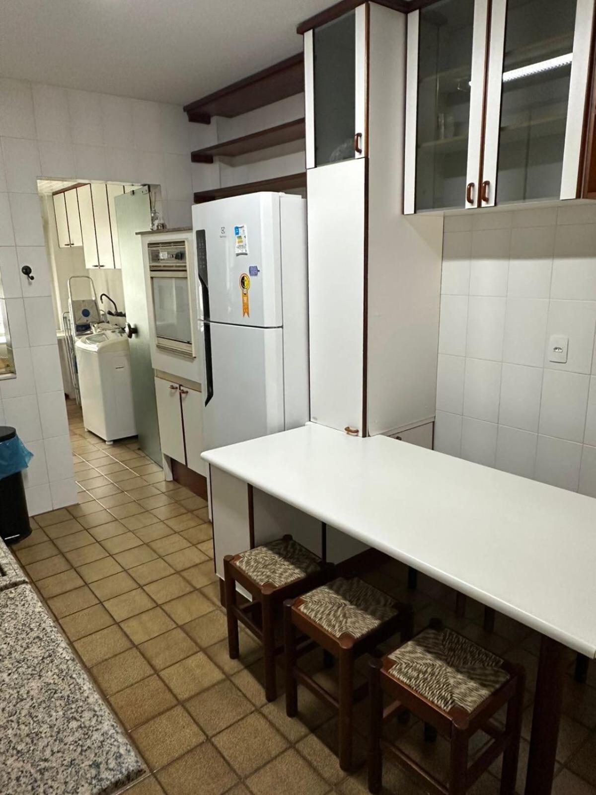 Apartamento Apto Grande A Poucos Passos Do Mar *
